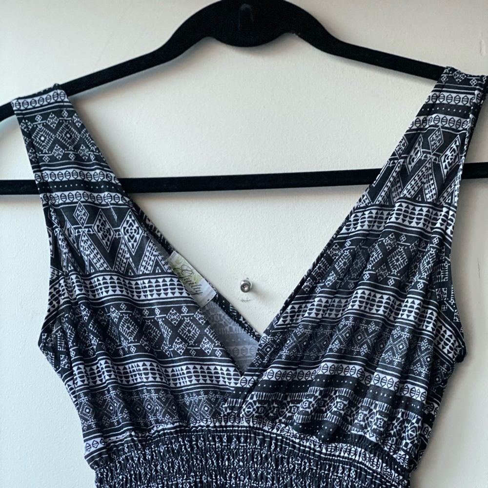 Elegant B/W Printed Maxi Dress